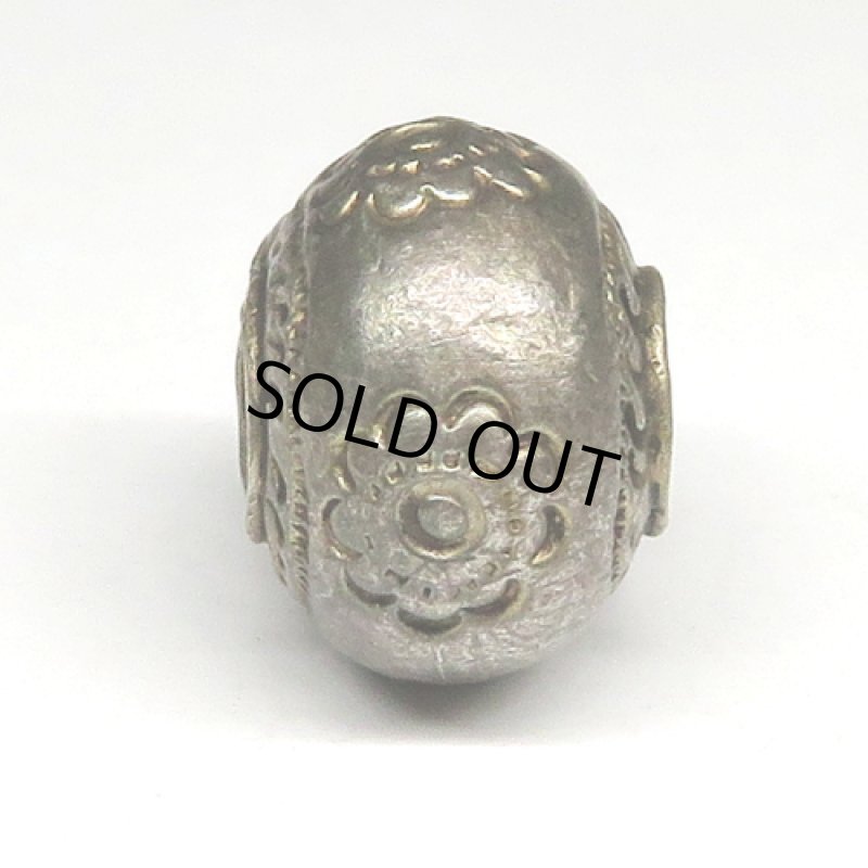 スリン族シルバービーズ（複数在庫あり）