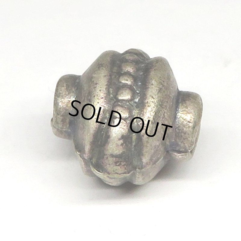 スリン族シルバービーズ(複数在庫あり)