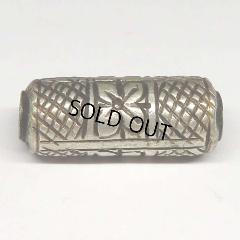 スリン族シルバービーズ(複数在庫あり)