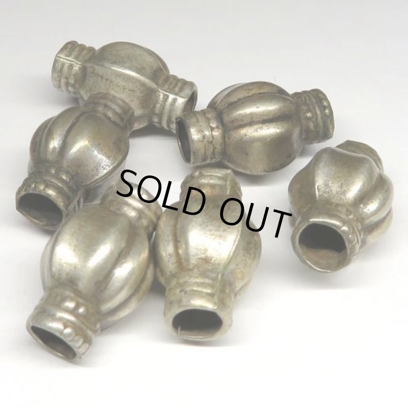 スリン族シルバービーズ(複数在庫あり)