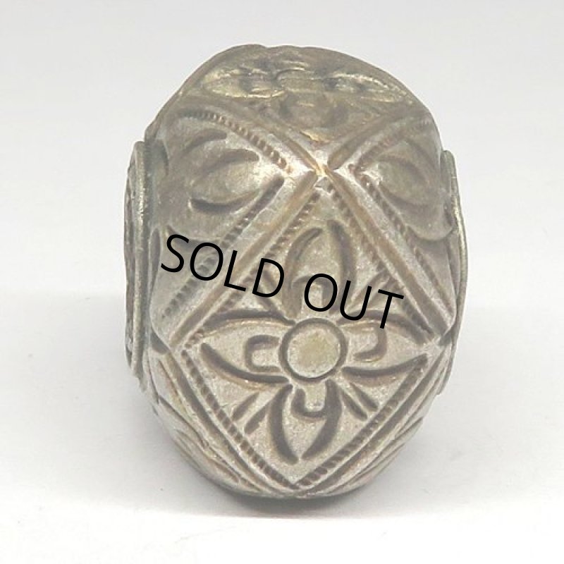 スリン族シルバービーズ（複数在庫あり）