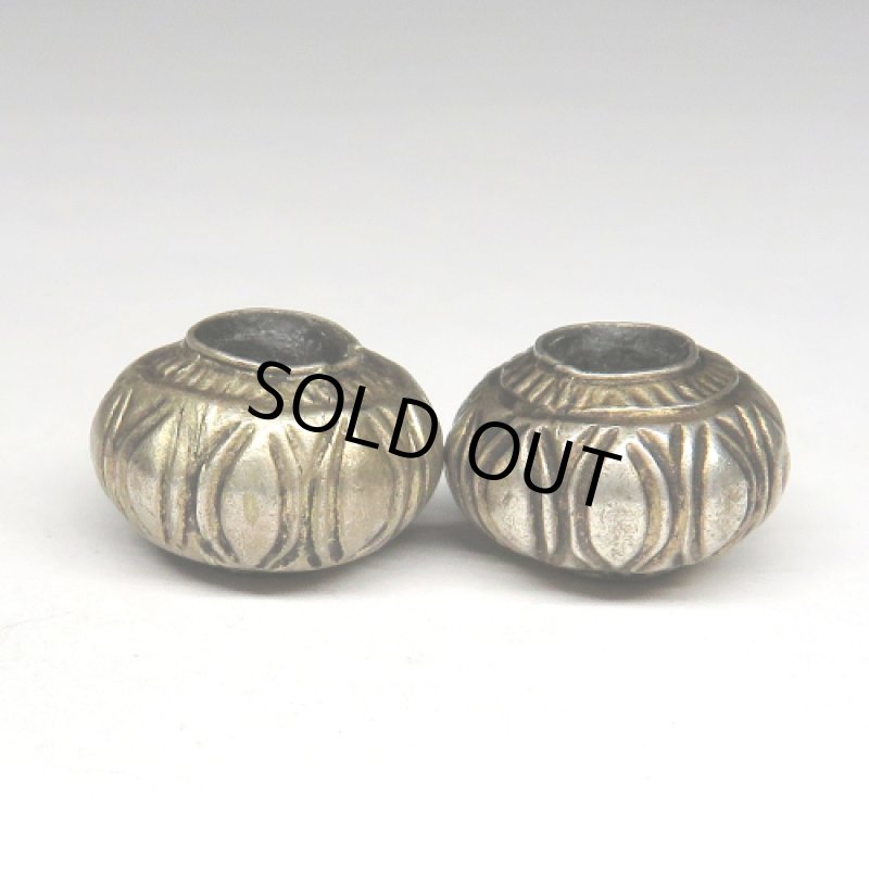 スリン族シルバービーズ 2個セット