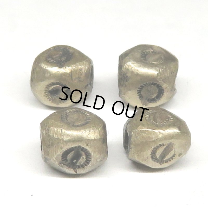 トゥアレグ族シルバービーズ　4個セット