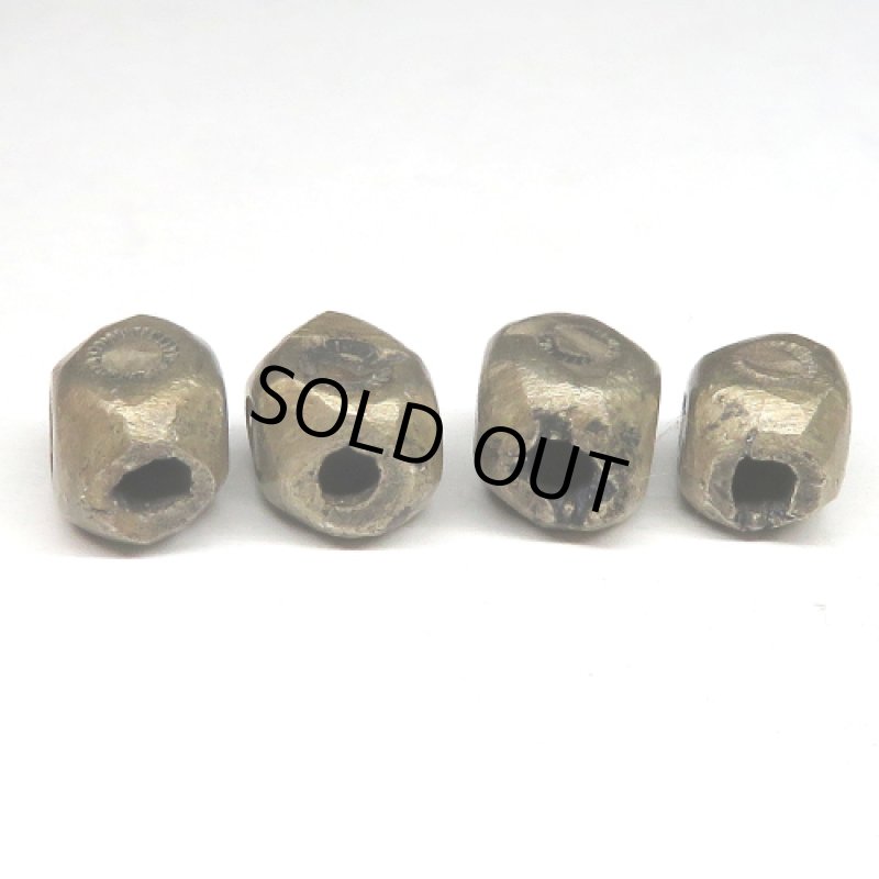 トゥアレグ族シルバービーズ　4個セット