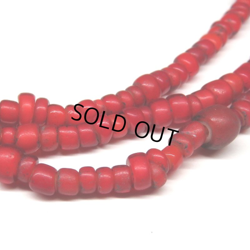 小粒の濃赤ホワイトハーツ連