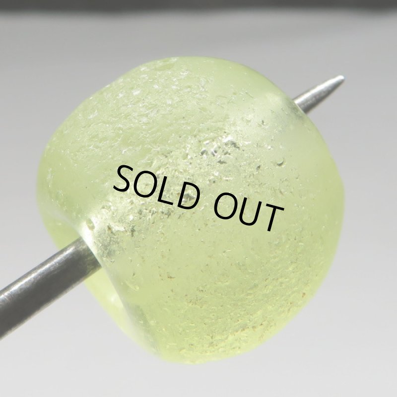 ウランガラス丸玉