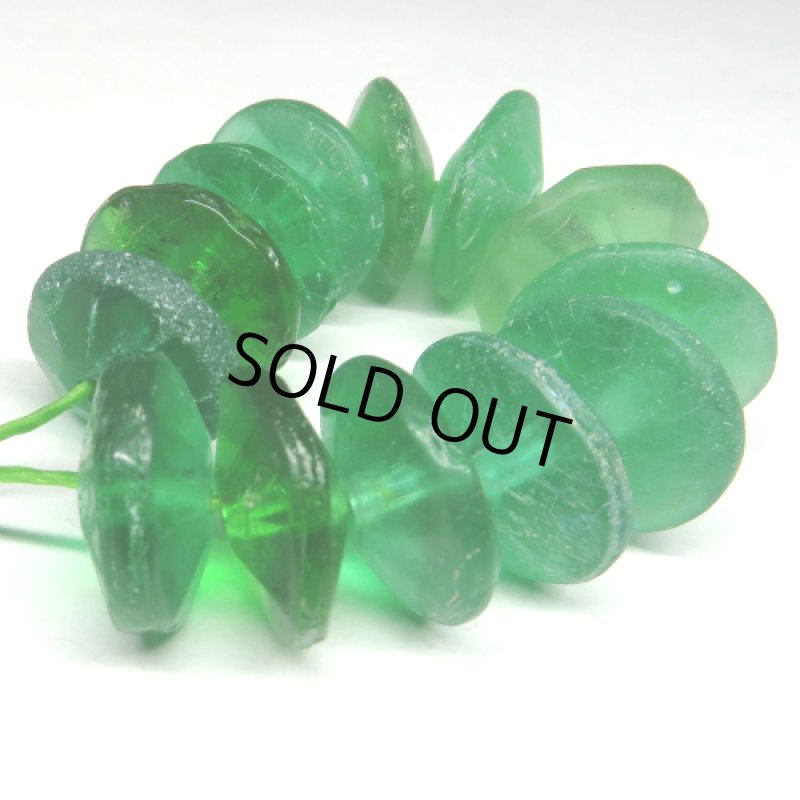 ボヘミアそろばん玉　緑(ウランなし）13個セット