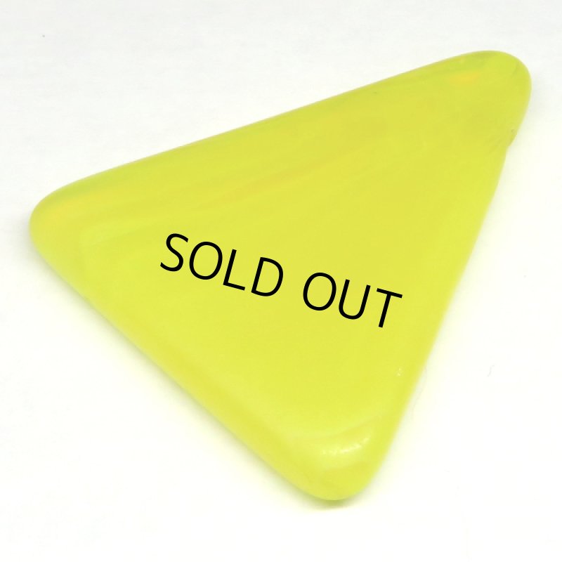 ウェディングビーズ　三角クリア黄