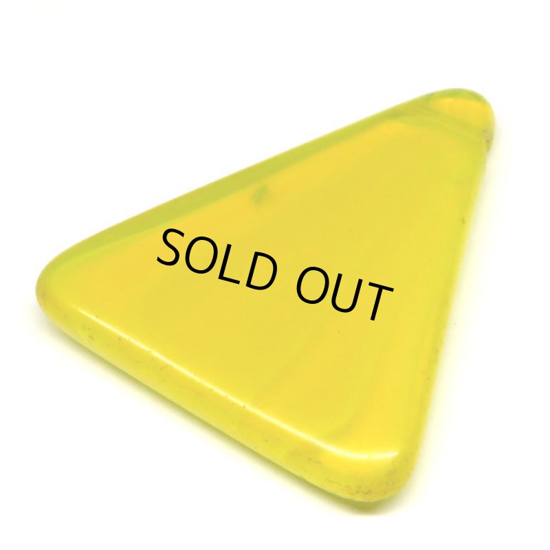 ウェディングビーズ　三角クリア黄　