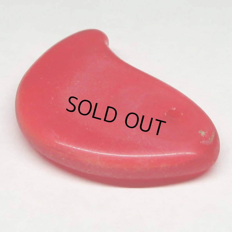 ウェディングビーズ 勾玉型 赤