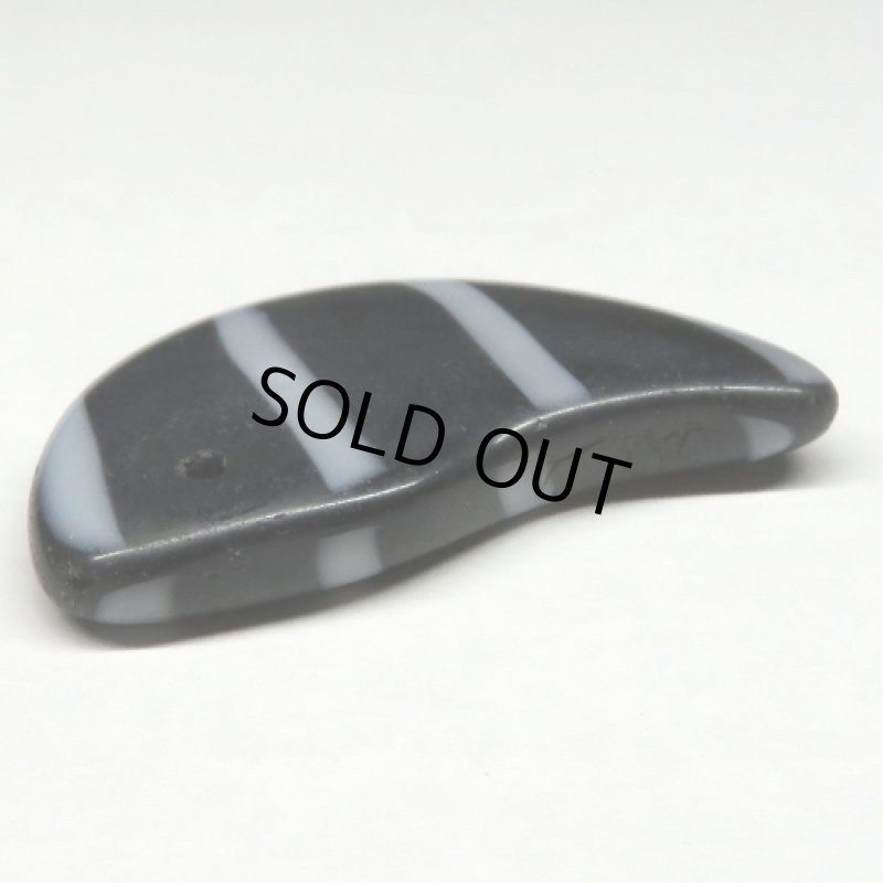 ウェディングビーズ 勾玉型 黒+白